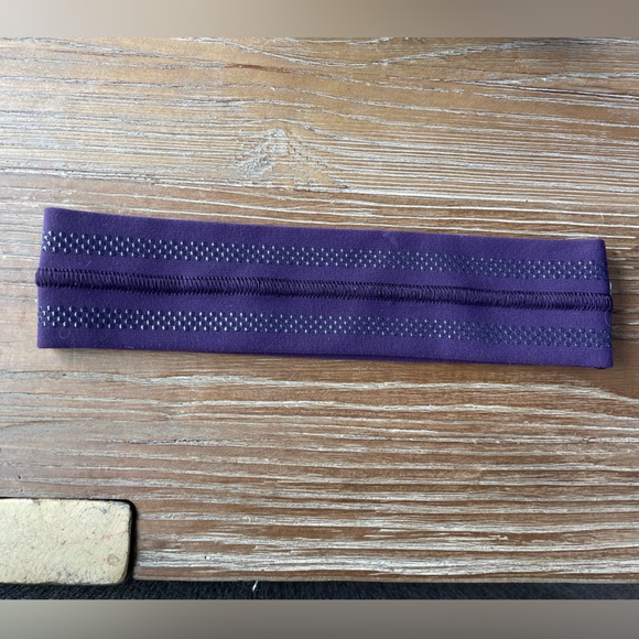 Lululemon headband EUC - Picture 3 of 4